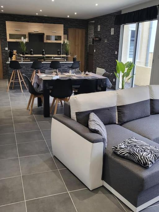 Ferienwohnung Chez Aline Calais Exterior foto